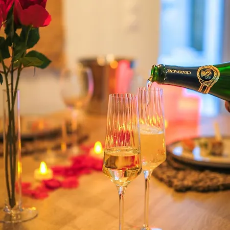 La Villa Lova - Suite Romantique Avec Jacuzzi Privatif