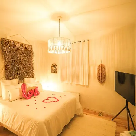 Вилла La Villa Lova - Suite Romantique Avec Jacuzzi Privatif Памье