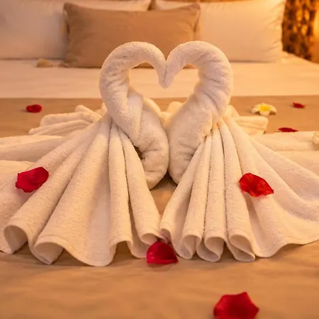 La Lova - Romantique Avec Jacuzzi Privatif Villa *